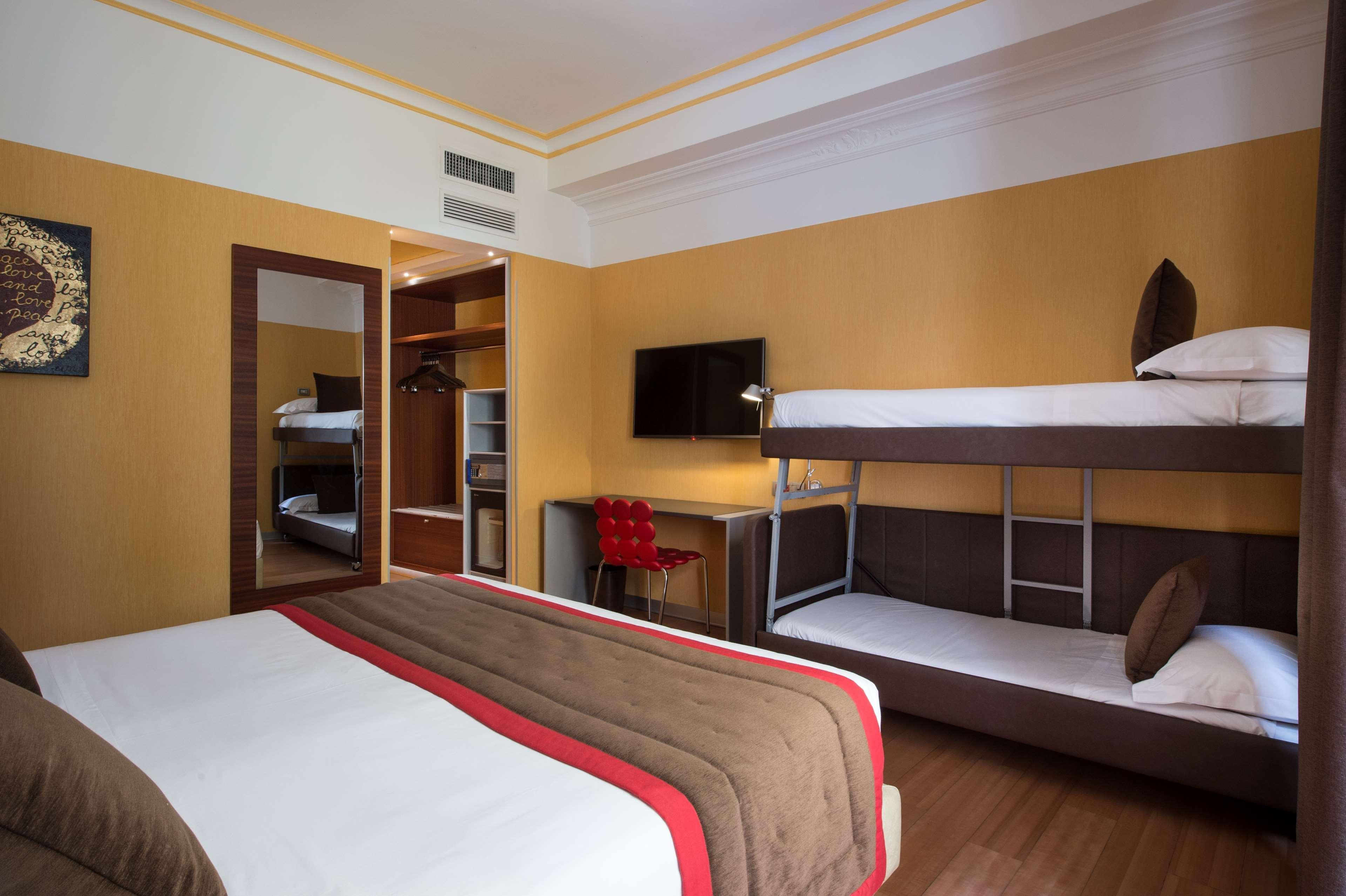 Best Western Plus City Hotel Генуа Екстериор снимка