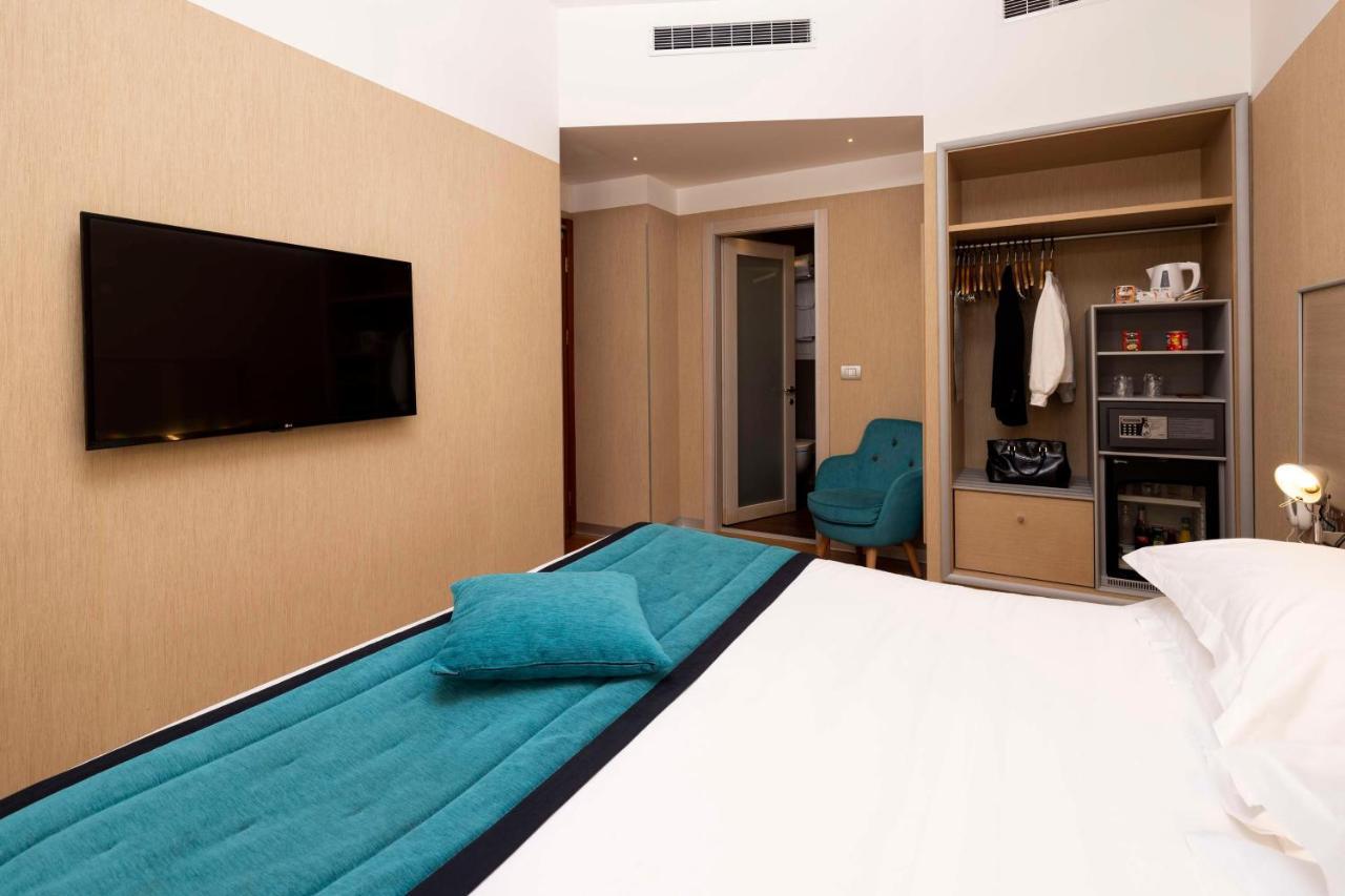 Best Western Plus City Hotel Генуа Екстериор снимка