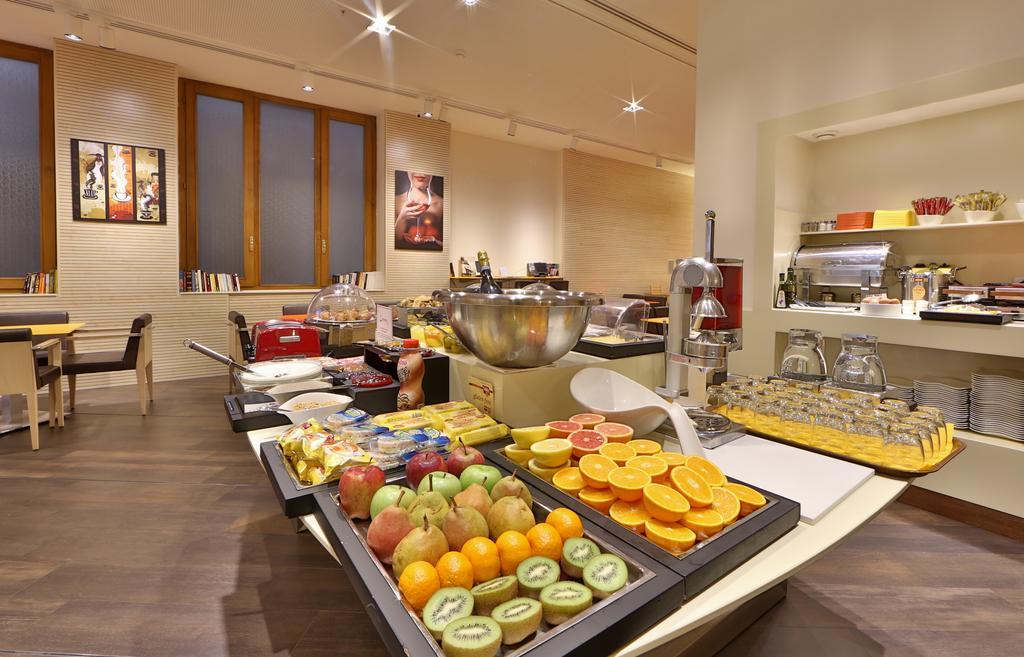 Best Western Plus City Hotel Генуа Екстериор снимка